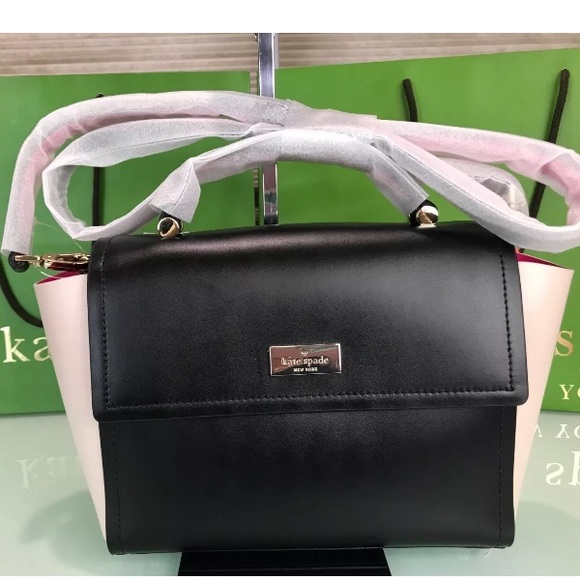 ⛔️SOLD⛔️Authentic Kate Spade Leather Crossbody - Picture 2 of 8